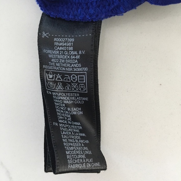 Forever 21 Short Crinkle Skirt Blue - Picture 7 of 7